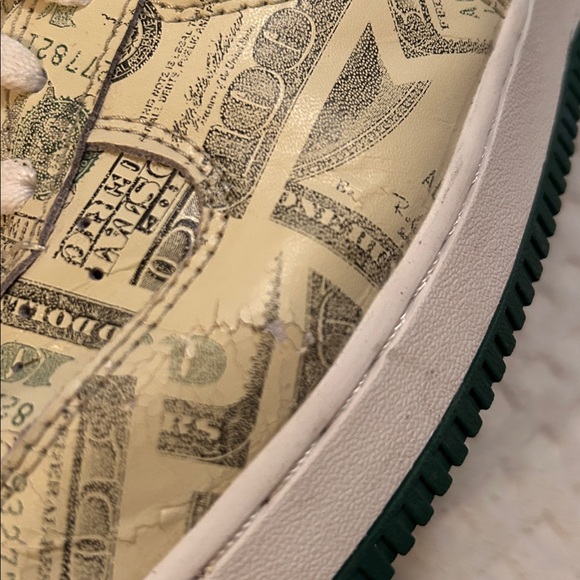 Nike Men's AF1 Money Print Sneakers - Picture 9 of 10
